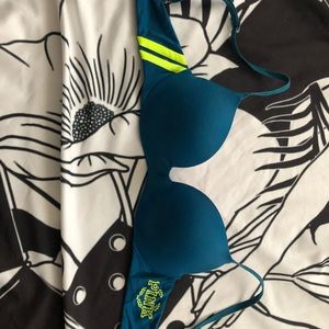 Victoria’s Secret Pink Push Up Bra 32 b